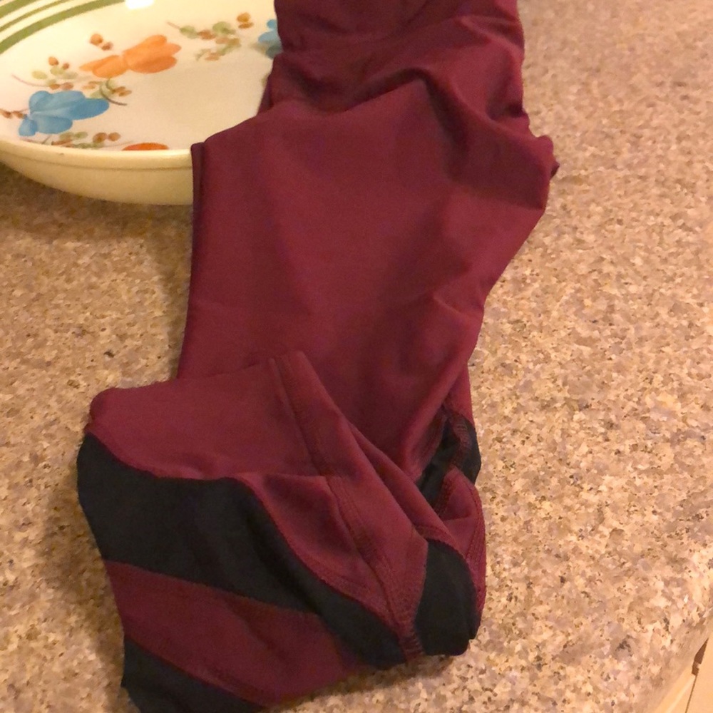 90° leggings Burgundy color